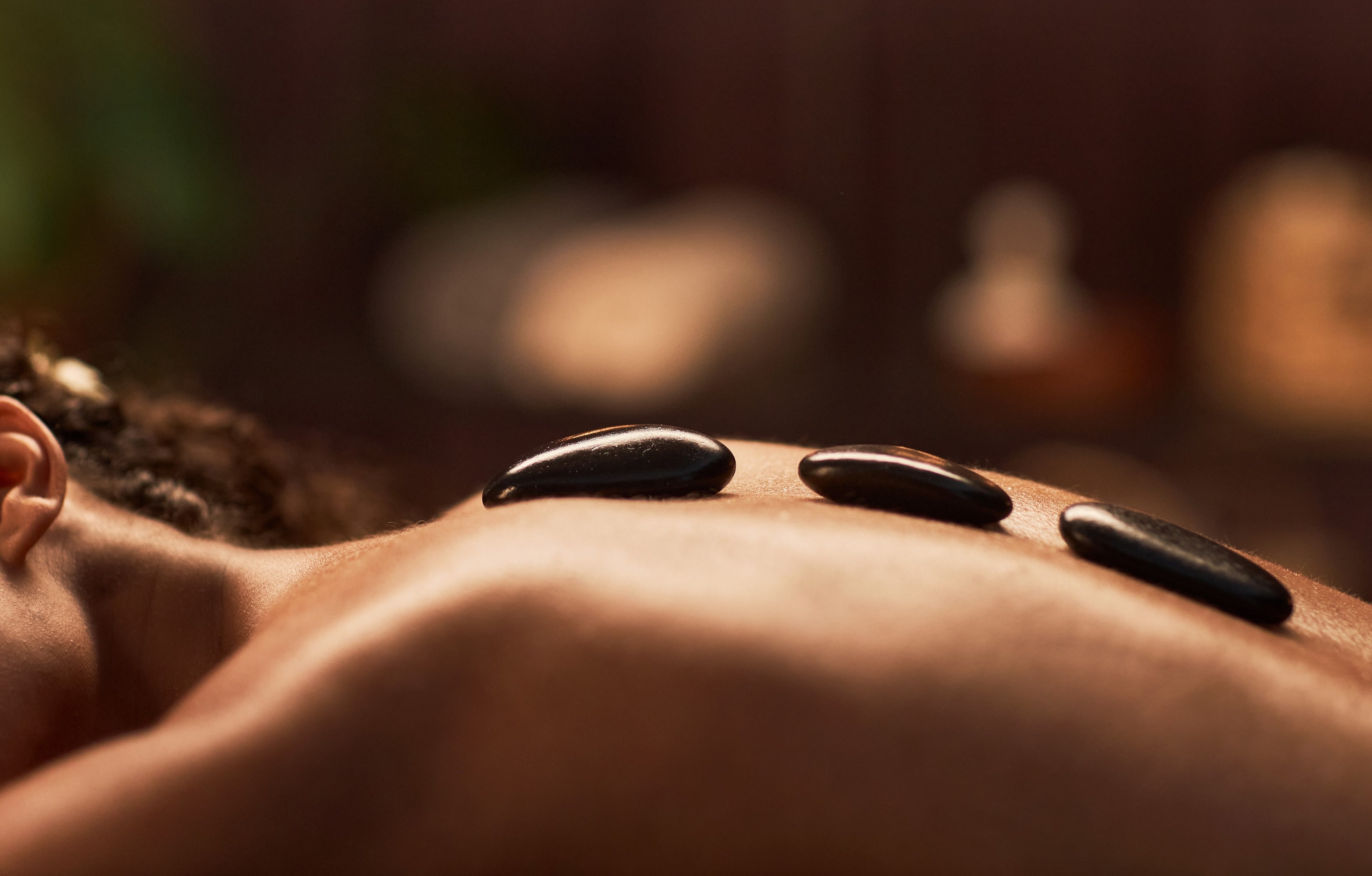 Massage Abhyanga aux Pierres Chaudes ~ 60 minutes